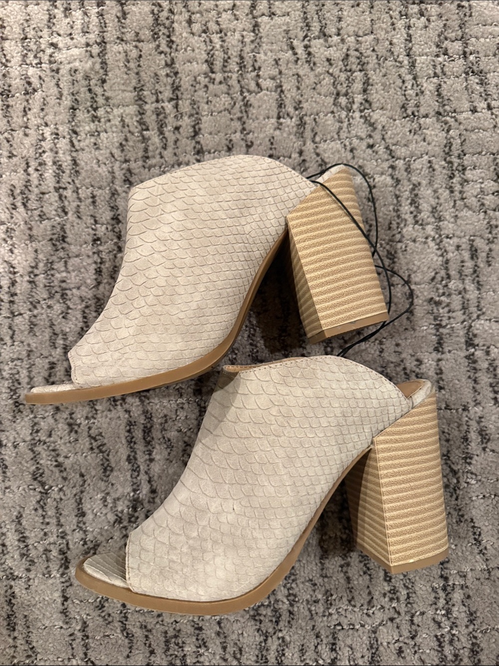 Express Beige Textured Peep-Toe Block Heel Mules